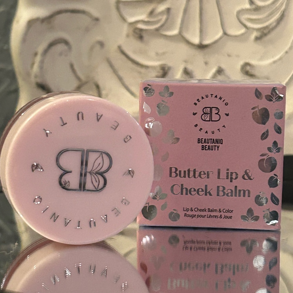 Beautaniq Beauty Butter Lip & Cheek Balm NIB Stocking Stuffer
